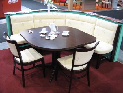 V�stava n�bytku MOBITEX - sestava č.9/stůl č.9/�idle č.6(2x)
Rohov� sezen� 2,2 x 2,2 m
